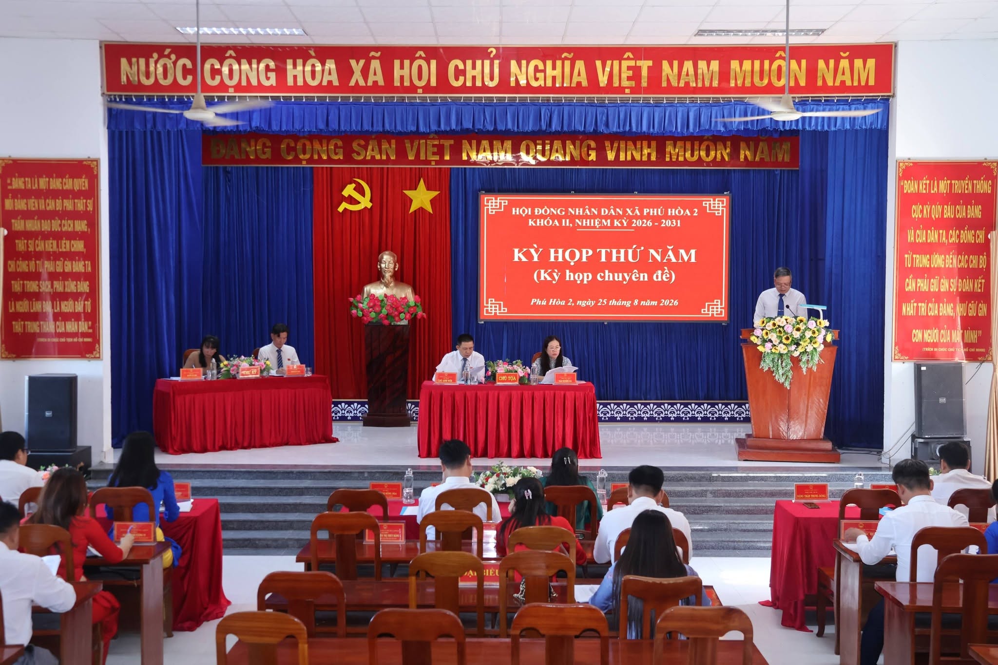 Hội đồng nhân dân xã Phú Hòa 2 tổ chức Kỳ họp thứ Năm  (kỳ họp chuyên đề)